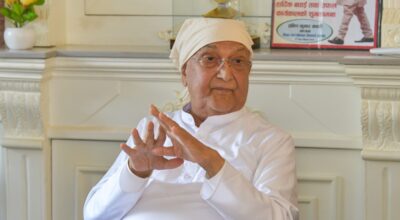 एमाले  अध्यक्ष  ओली पक्राउ