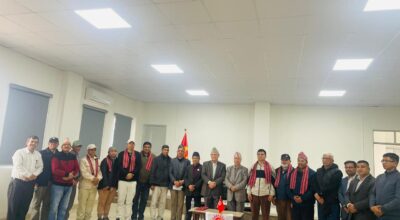 माओवादी पूर्व केन्द्रीय सदस्य र रास्वपा बागमती सदस्यसहितको टोली एमालेमा प्रवेश, बादलले गरे स्वागत