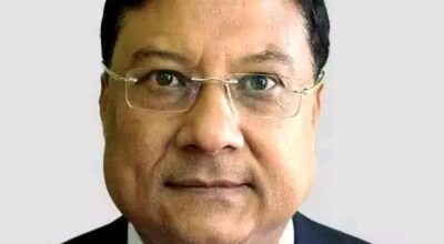 पत्रकार किशाेर श्रेष्ठ पक्राउ